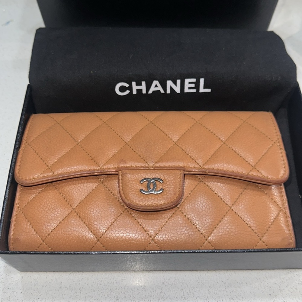 Chanel Tan Quilted Leather Women's Bag - Picture 4 of 9